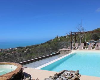 Il Podere dell'Angelo Old Country House - Belvedere Marittimo - Piscina