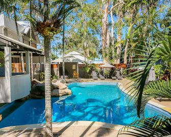 Paradise on the Beach Resort - Palm Cove - Palm Cove - בריכה