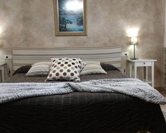 Casa Rural Ecologica Arrizurieta - Bermeo - Schlafzimmer