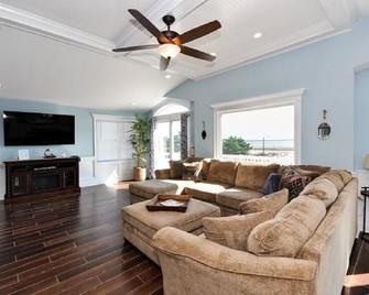 Oceanview w/ heated pool (Mem-Labor Day) outdoor bar/kitchen 5 Bedroom 2 Master - Long Beach - Pokój dzienny