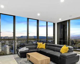 Ruby - 2 Bedroom Penthouse in Surfers Paradise! - Surfers Paradise - Stue