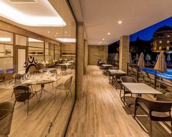 جوليان كلوب هوتل - شامل جميع الخدمات - مارماريس - مطعم