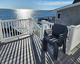New Madison beach house - Ocean front- Great views- booking Summer 2025 - Madison - Балкон