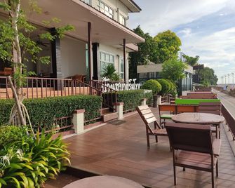Baansabairimkhong - Nong Khai - Patio
