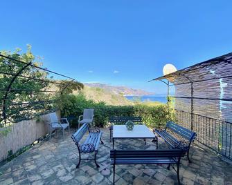 Spacious house in Resort. - Taormina - Balcony