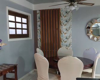 Hilltop Heights Retreat - Talisay - Dining room