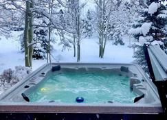 Updated Family Getaway with Hot Tub and Ski Shuttle! - Breckenridge - Comodidades da propriedade