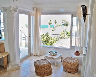 Uma Casa a Beira Sol - Lagos