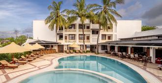 Prideinn Hotel Diani - Diani Beach - Pool
