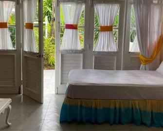 Lush Tropical apartment located in a 4-star resort - Saint Ann’s Bay - Bedroom