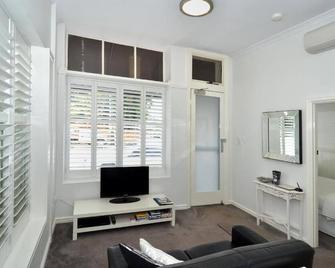 Albany Central Apartments - Albany - Living room