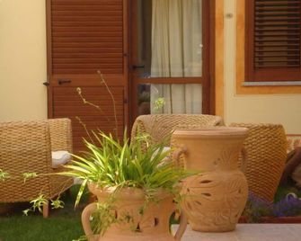 Hotel Patti - Golfo Aranci - Patio