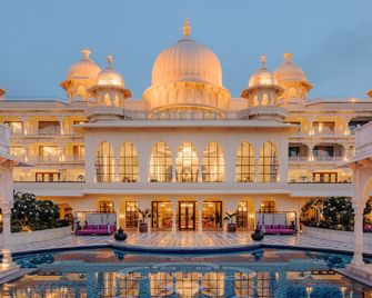 Fairmont Udaipur Palace - Udaipur