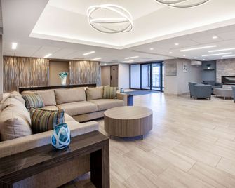 Wingate by Wyndham Detroit Metro Airport - Romulus - Lobby