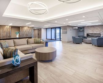 Wingate by Wyndham Detroit Metro Airport - רומולוס - לובי