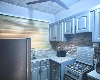 Groove Haven Lodge Villa-Kasoa - Kasoa - Kitchen