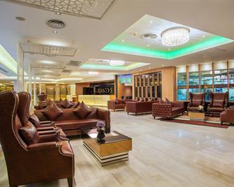 Grand 5 Hotel & Plaza Sukhumvit Bangkok - Bangkok - Lobby