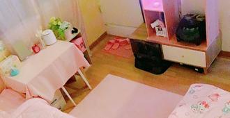 Pink Happy House: 3 mins from Konkuk univ. station, free self food - 首爾
