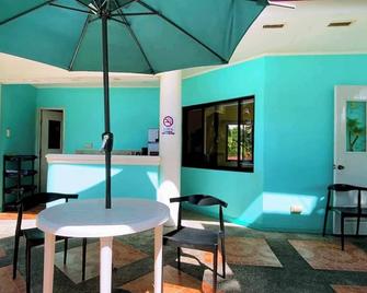 L&L Beach Resort - Pandan - Patio