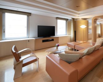 Sapporo Grand Hotel - Sapporo - Living room