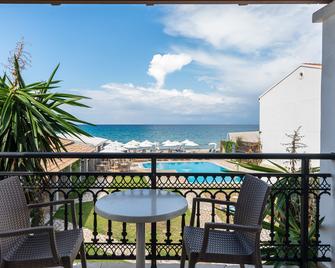 Filorian Hotel Apartments - Acharavi - Balcón