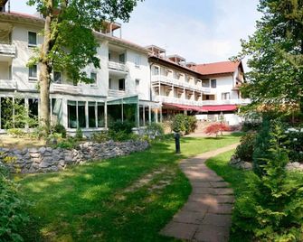 Hotel Kurparkblick - Bad Bergzabern - Building