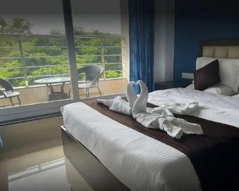 The Classic Verna Hotel - Verna - Bedroom