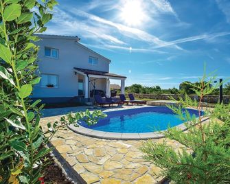 Holiday Home Drinovci With A Fireplace 444 - Drinovci - Piscina