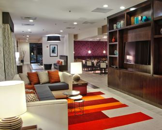 Holiday Inn Charlotte-Airport Conf Ctr By IHG - שרלוט - טרקלין