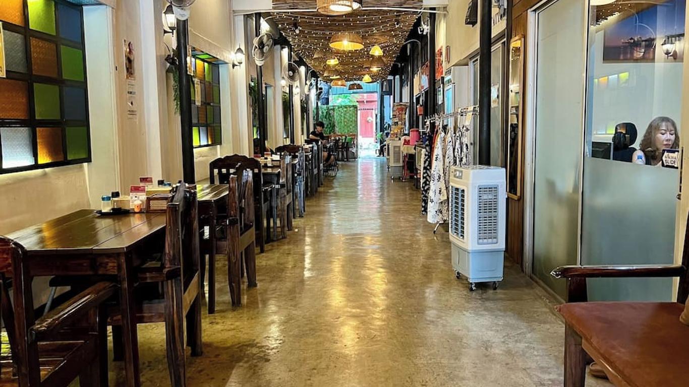 Baan Lanna At Phrasingh