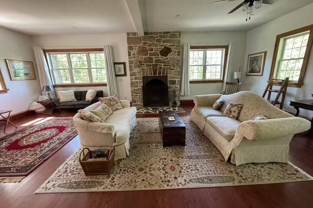 The Woodland Retreat at French Country Manor