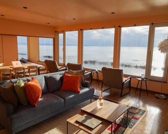 Nesaki Native - Hakodate - Living room