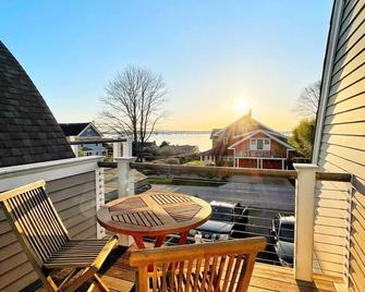 Shoreby Hill/Village - Jamestown Cottage, near Newport, RI and beaches - Jamestown - Balcón