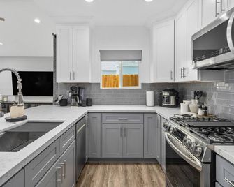 Luxury Living - Close to Disney/Beaches - Santa Ana - Cocina