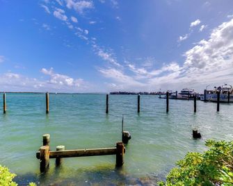 Coastal Marco Island Condo with Club Amenities! - Marco Island - Outdoor view