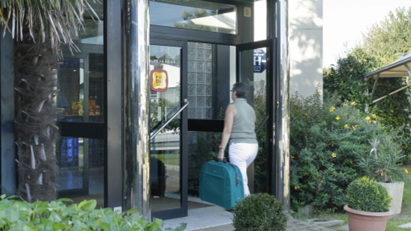 ذي أوريجينالز أكسيس، أوتل رن ويست