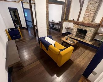 History Hostel - Ouro Preto - Sala de estar