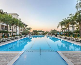 Alva Donna Beach Resort Comfort - Side - Pool