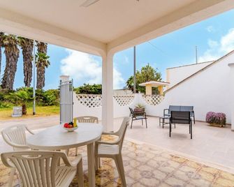 Alba Salentina by BarbarHouse - Torre Rinalda - Patio