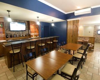 Hotel Marineau Centre La Tuque - La Tuque - Bar