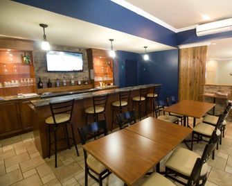 Hotel Marineau Centre La Tuque - La Tuque - Bar