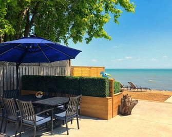 'Beach Lodge' Cottage - Long Point - Patio
