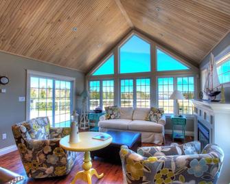 The Gables Of Pei - Stanley Bridge - Living room