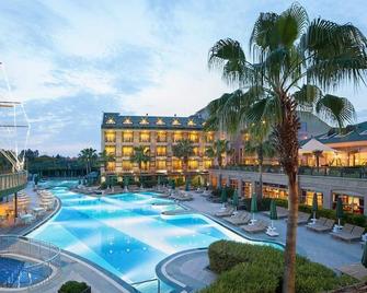 Can Garden Resort - Side - Piscina