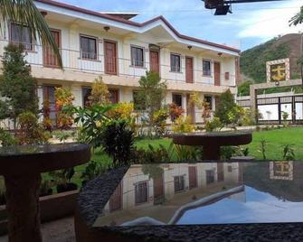 golden anchor lodge - Coron - Building