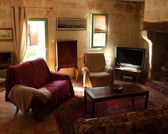 Luxury gites & B&B, near Saumur, in 18thC former wine estate, heated pool - Brion - Sala de estar