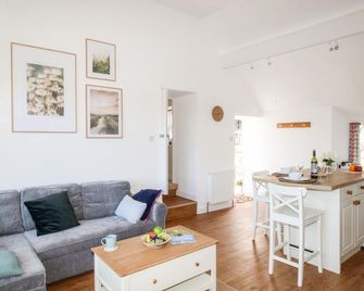 Sea Pink Cottage - Swanage - Living room
