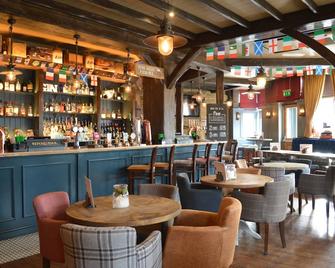 The Royal Oak - Woodford - Bar