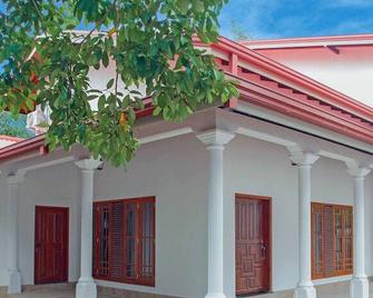 New White House Ratnapura - Ratnapura - Edificio