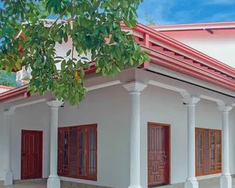New White House Ratnapura - Ratnapura - Gebouw